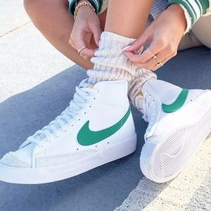 Nike Blazers Mid ‘77 Womens Green Size 6